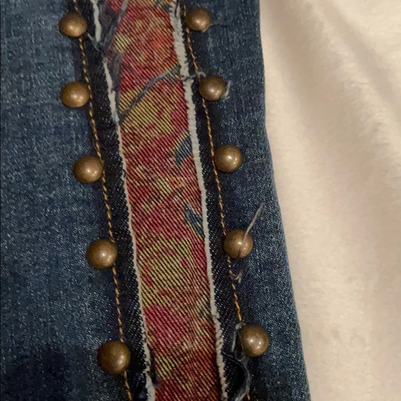 LVPL by LIVERPOOL Studded leg jeans size 6. - Picture 3 of 6
